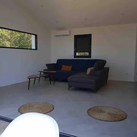 Isula Contemporaine Piscine Chauffee Vila *